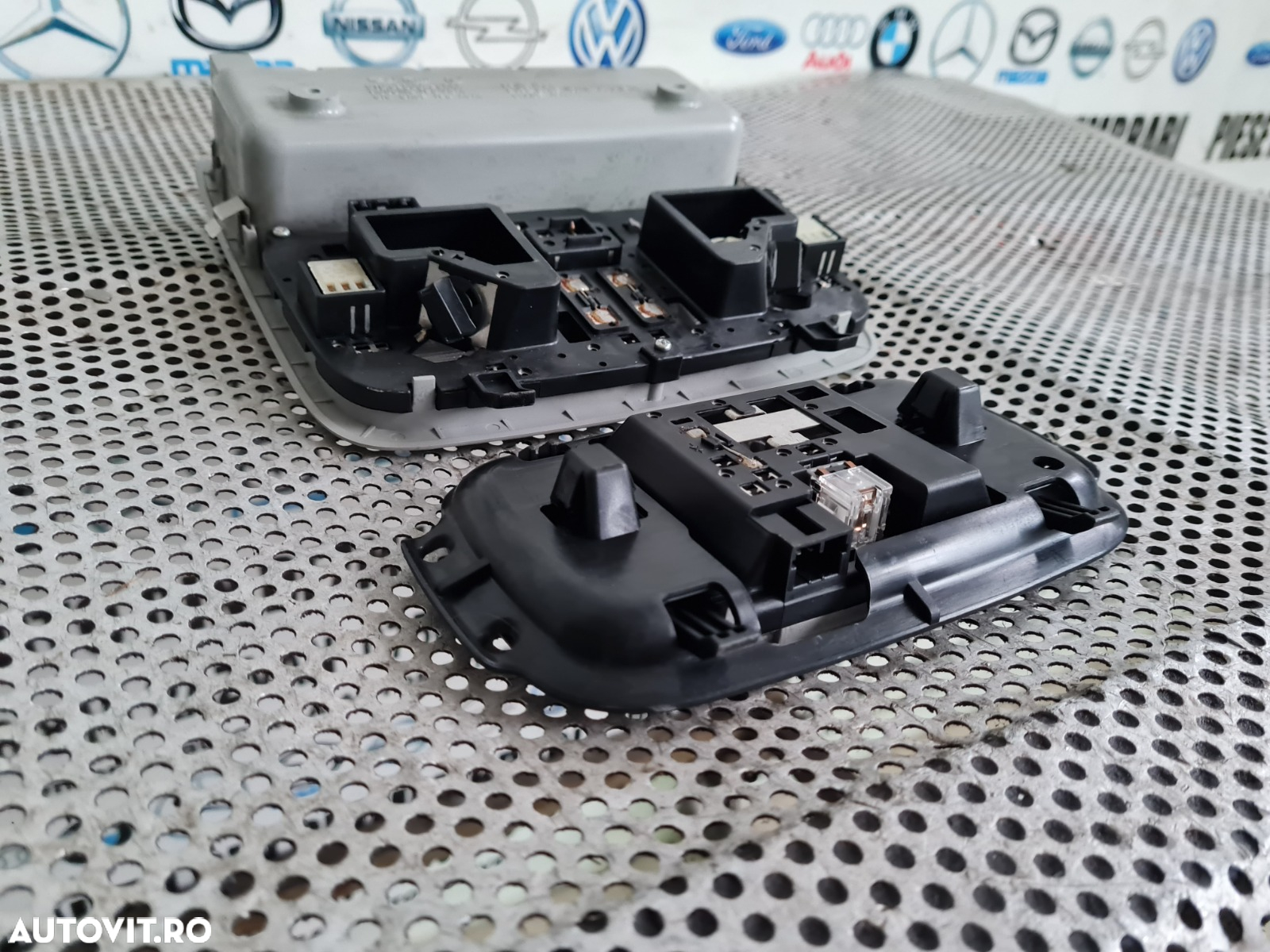 Plafoniera Fata Spate Suport Ochelari Hyundai IX35 An 2009-2010-2011-2012-2013-2014-2015 Dezmembrez - 5
