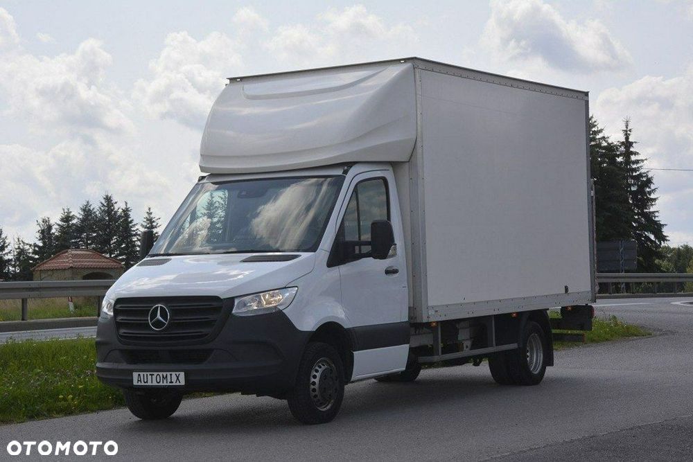 Mercedes-Benz Sprinter - 2
