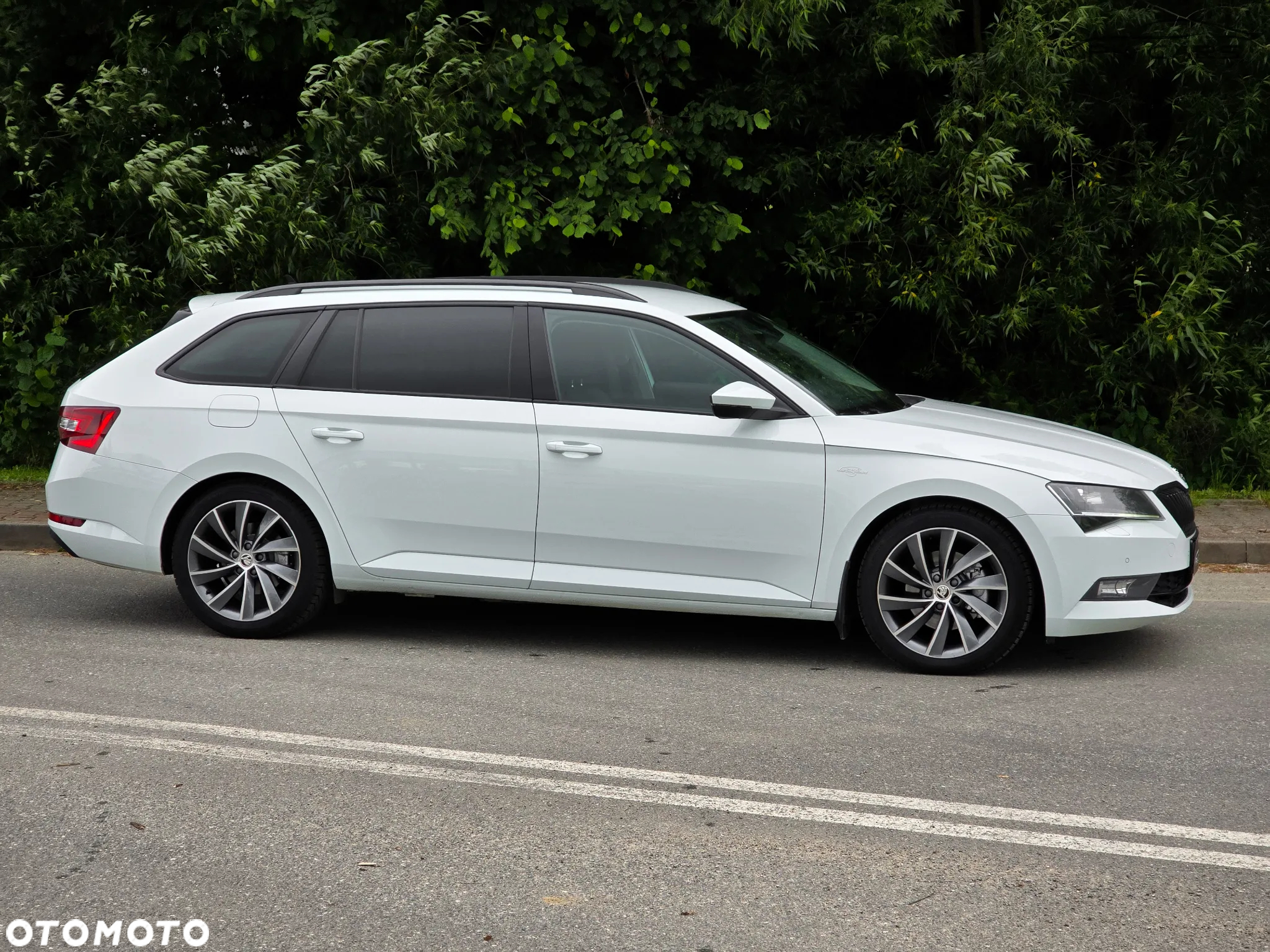 Skoda Superb Combi 2.0 TDI 4x4 DSG L&K - 18