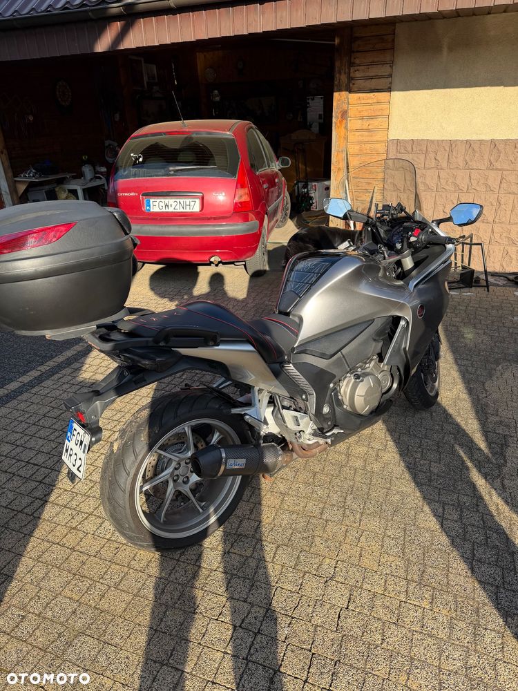 Honda VFR - 9