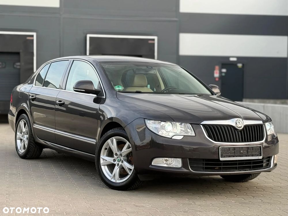 Skoda Superb 1.8 TSI DSG Exclusive - 1