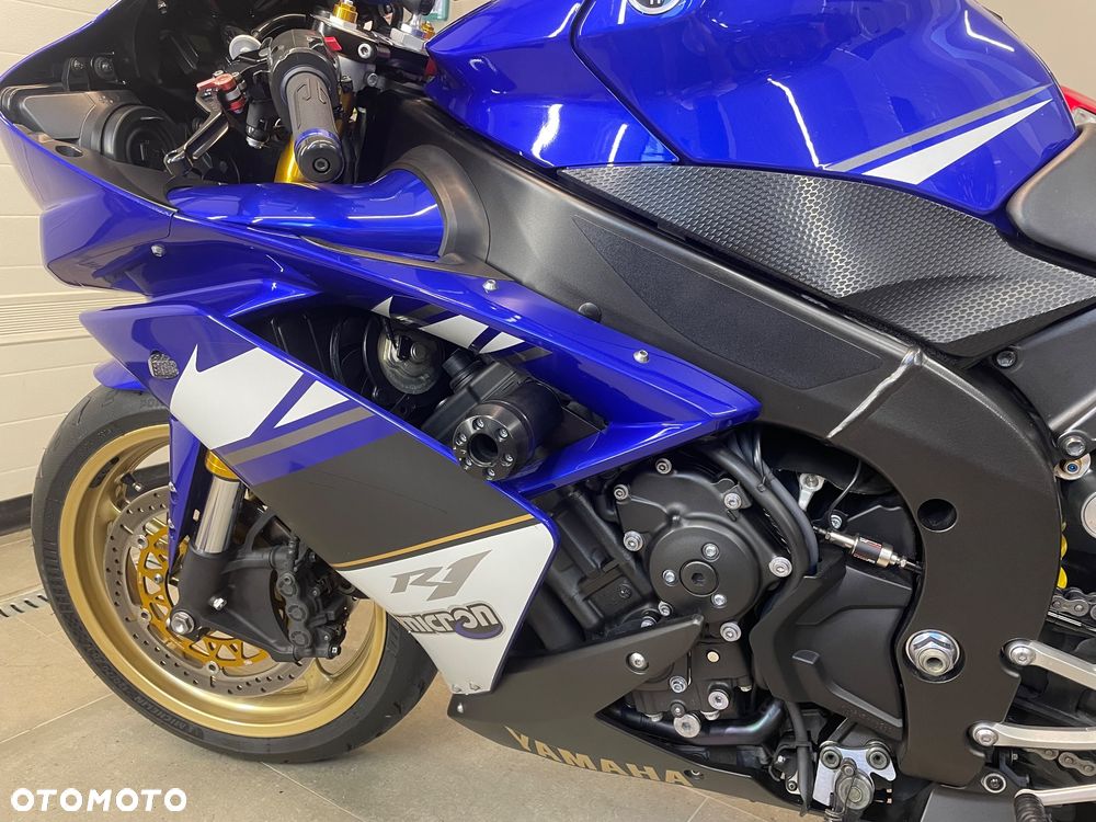 Yamaha R1 - 34
