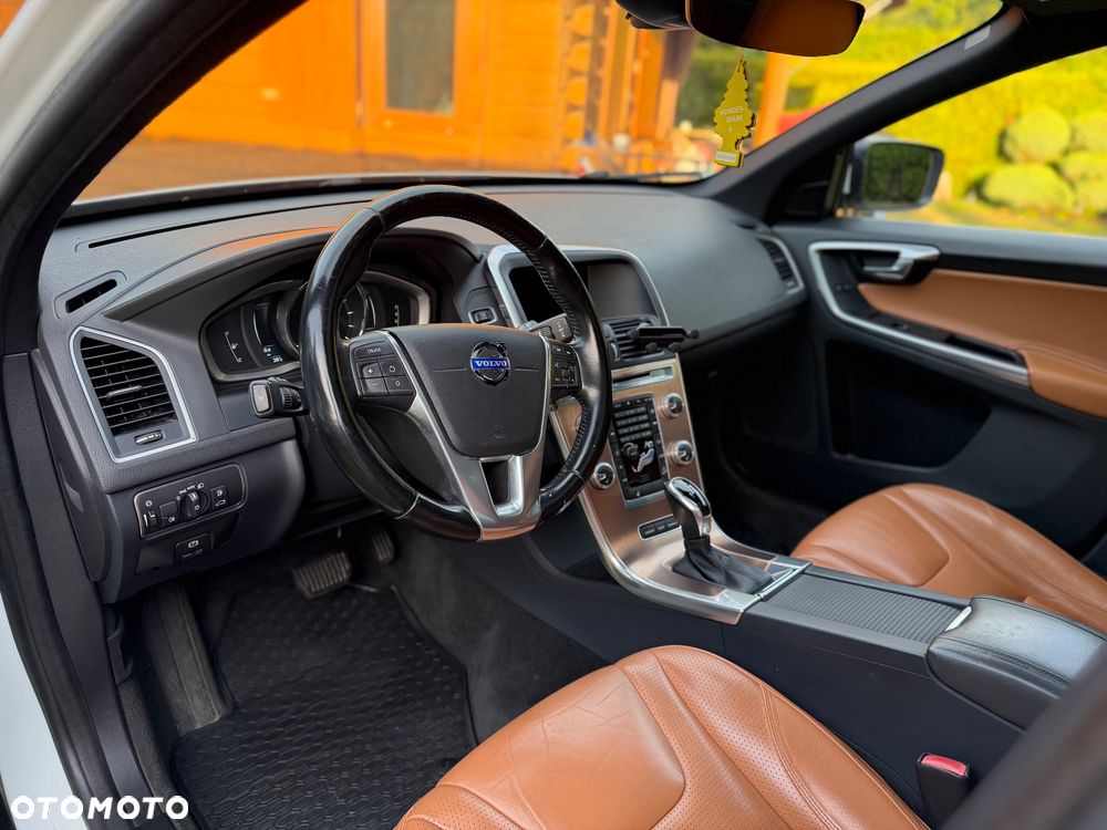 Volvo XC 60 D5 AWD Summum - 7