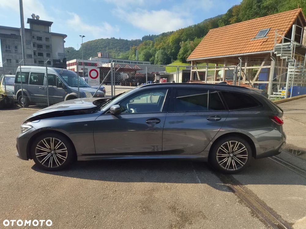 BMW Seria 3 320d xDrive M Sport sport - 4