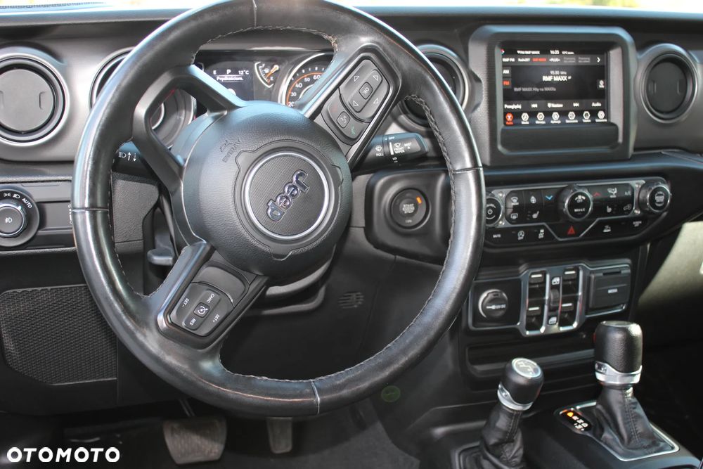 Jeep Wrangler - 15