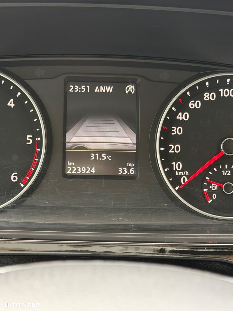 Volkswagen Multivan - 23