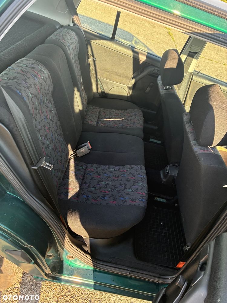 Volkswagen Golf - 9