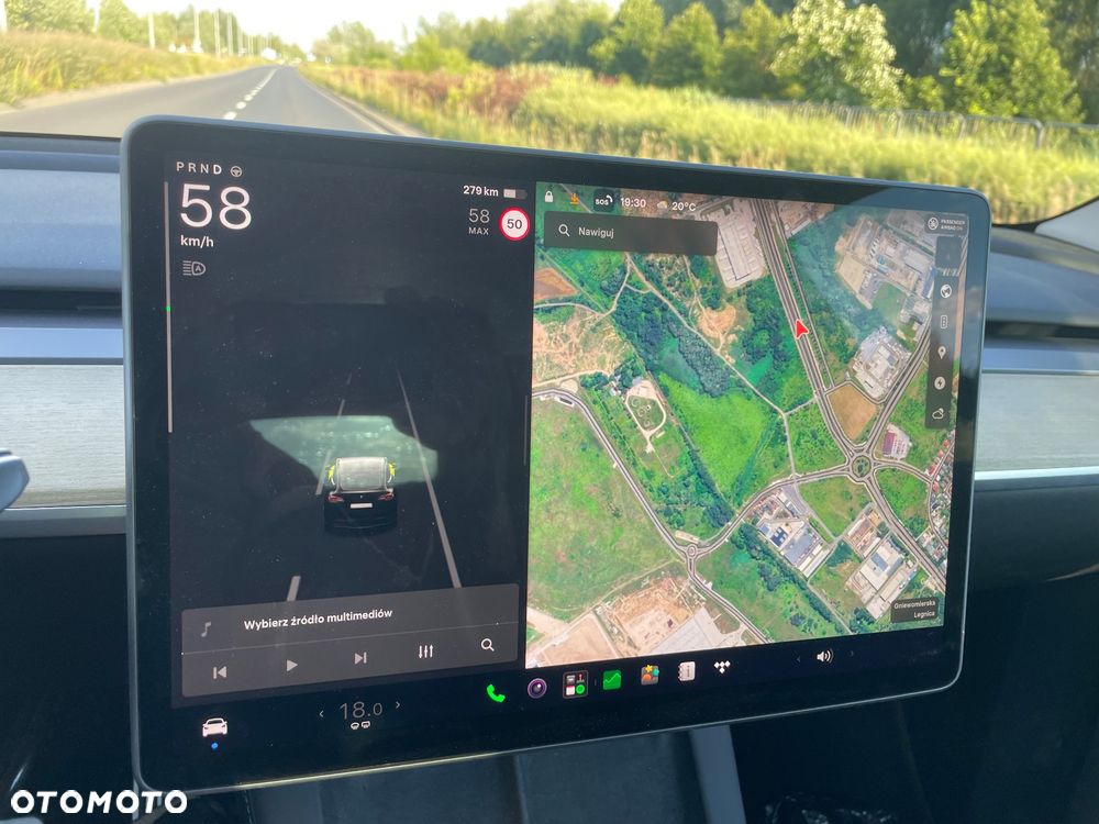 Tesla Model Y Long Range Dual Motor AWD - 28