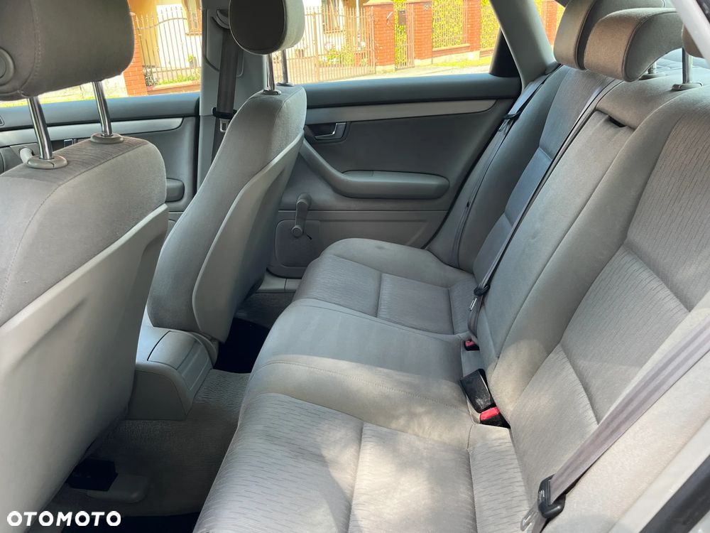 Audi A4 Limousine - 18