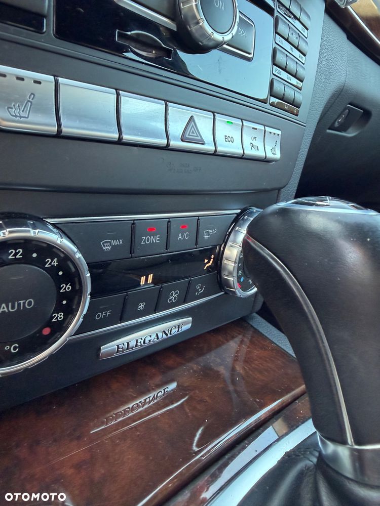 Mercedes-Benz Klasa C 180 BlueEFFICIENCY 7G-TRONIC Elegance - 19