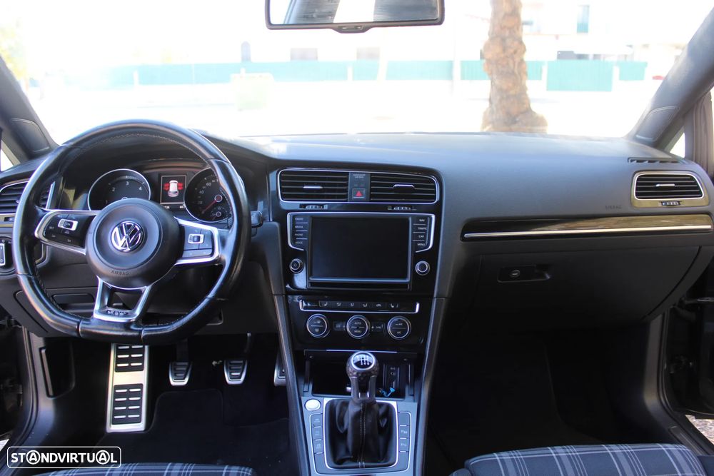 VW Golf GTD (BlueMotion ) - 13