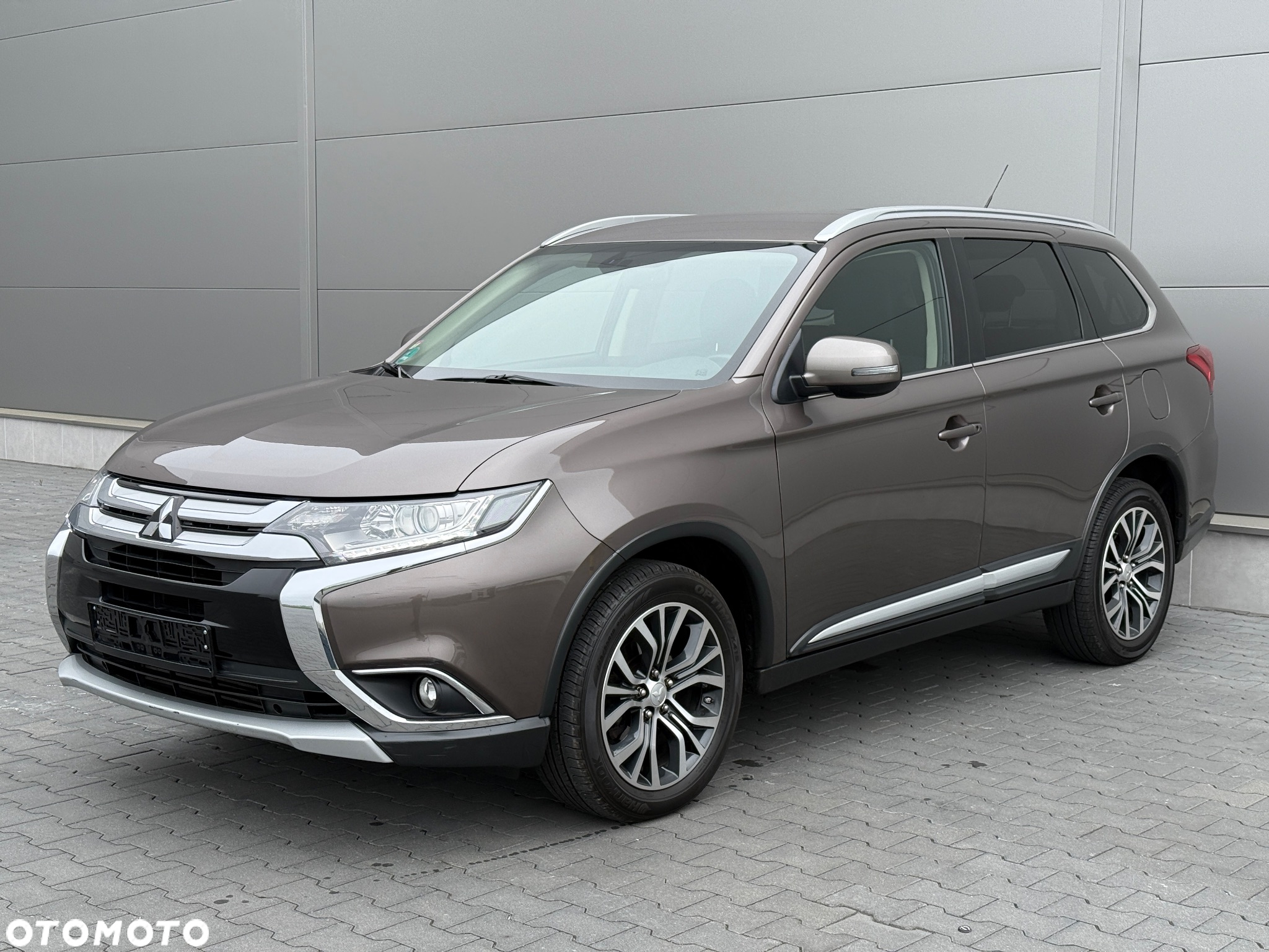 Mitsubishi Outlander - 4