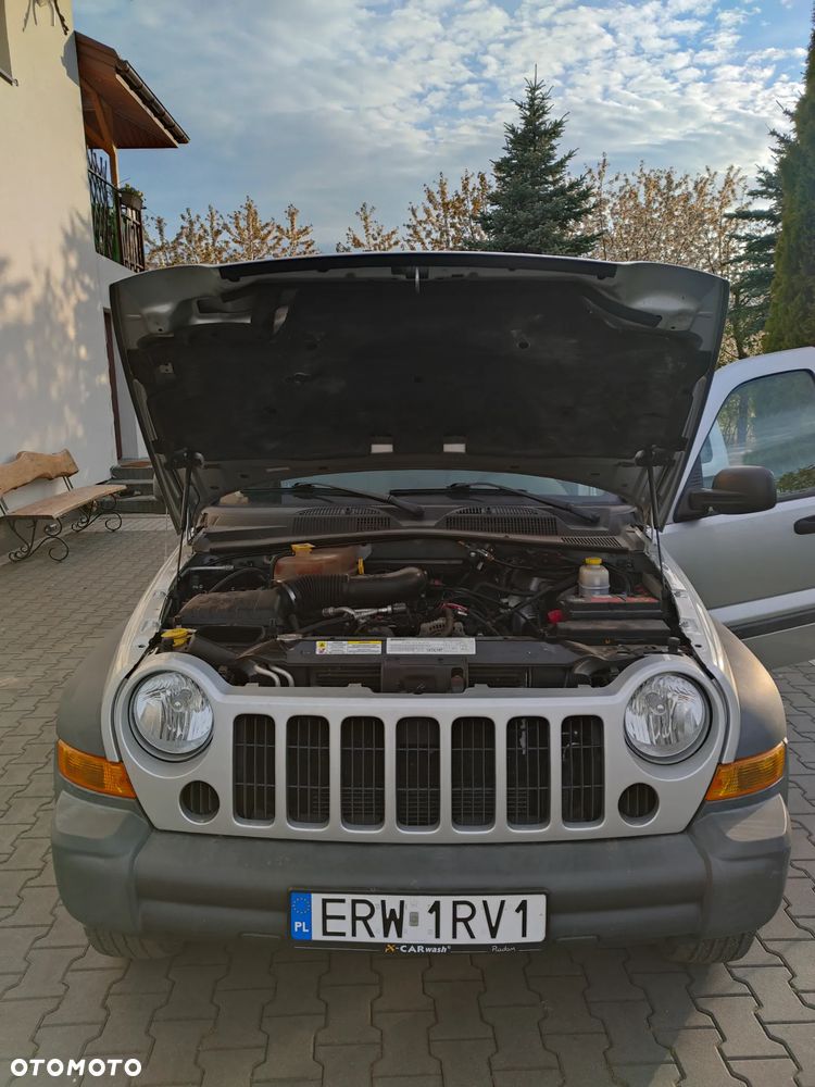 Jeep Liberty - 11