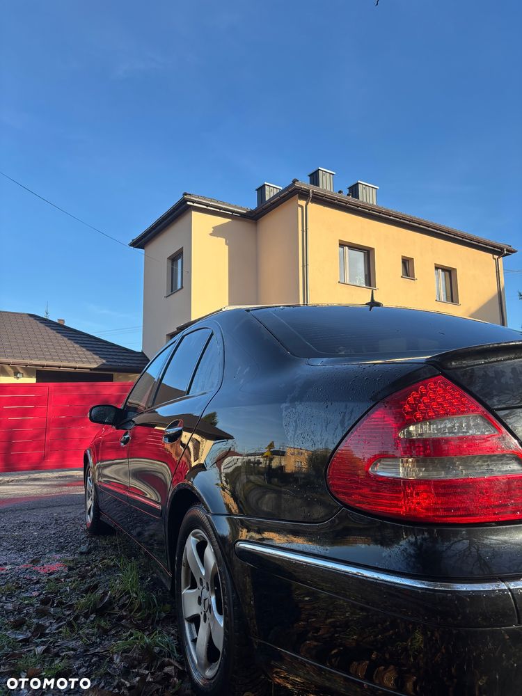 Mercedes-Benz Klasa E 320 CDI 4-Matic Avantgarde - 23