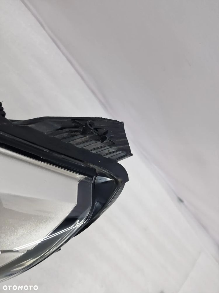 RENAULT MEGANE 4 IV 16- LEWA LAMPA PRZEDNIA PRZÓD SOCZEWKA + LED , NR 260603157R , NR AUKCJI LA205 - 12