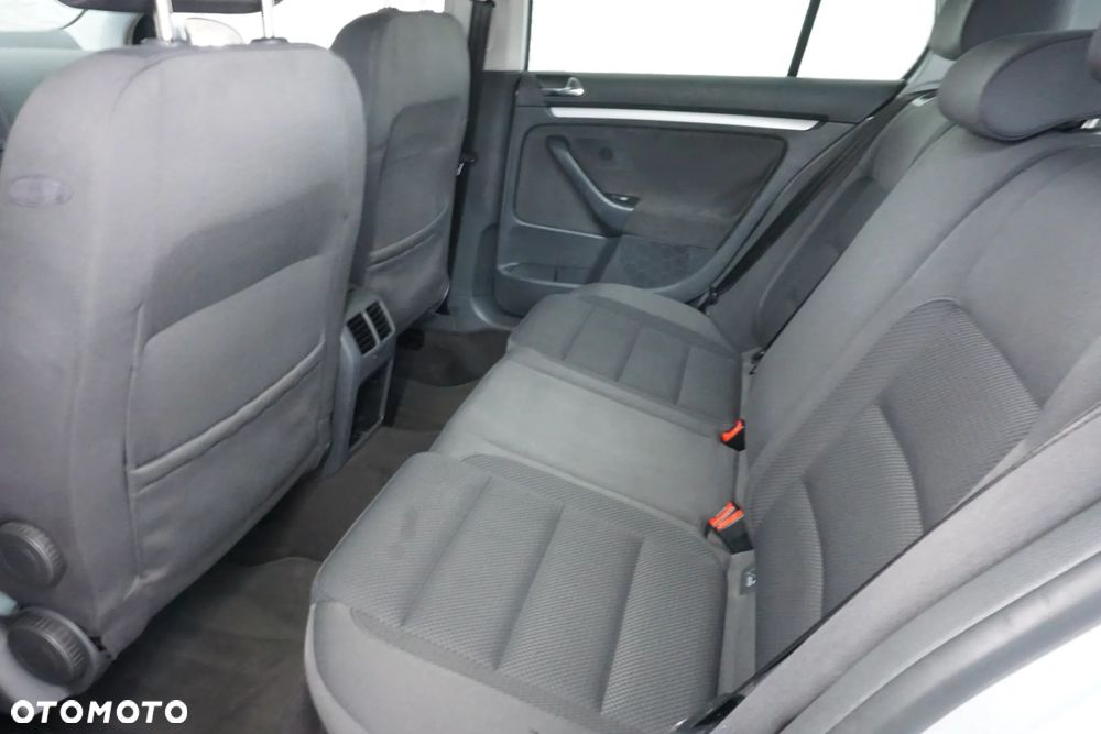 Volkswagen Golf 2.0 TDI DPF Sportline - 24