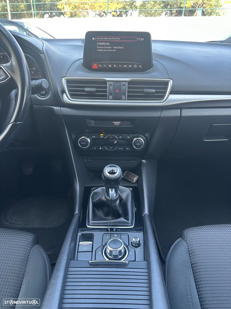 Mazda 3 Hatchback - 10