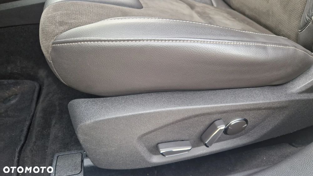 Ford Mondeo 2.0 TDCi ST-Line PowerShift - 17