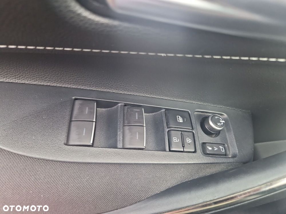 Toyota Corolla 1.8 Hybrid Comfort - 23