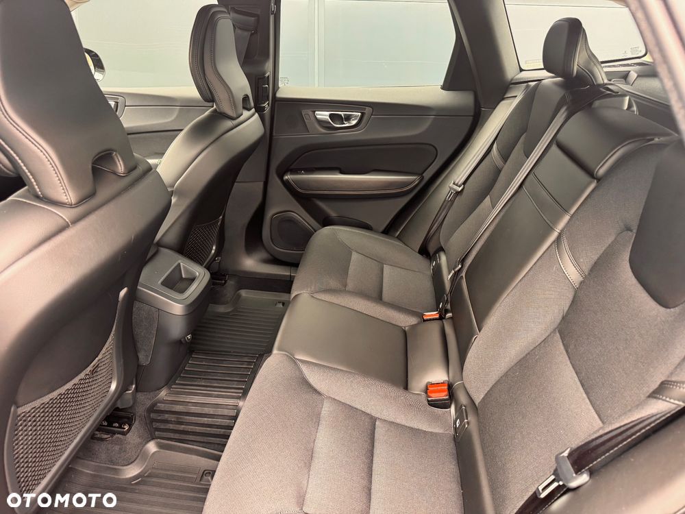 Volvo XC 60 D4 AWD Momentum - 18