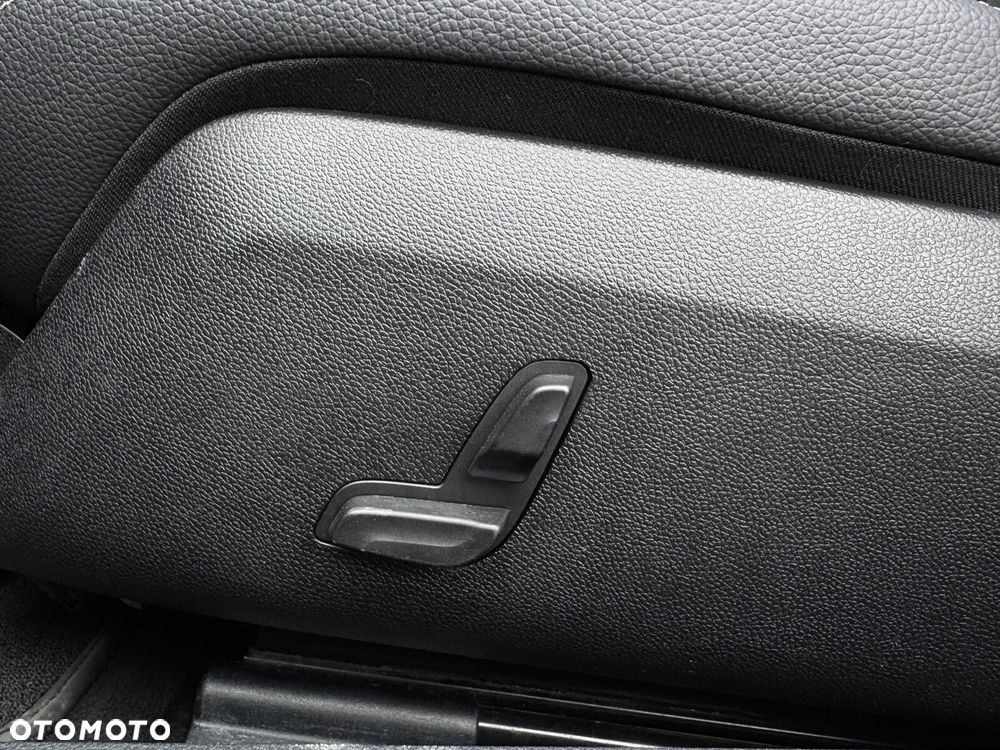 Mercedes-Benz Klasa E 220 BlueTEC 9G-TRONIC Avantgarde - 29