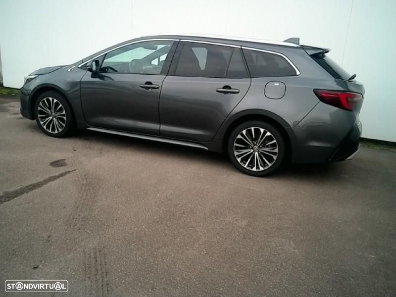 Toyota Corolla Touring Sports 1.8 Hybrid Comfort Plus - 4