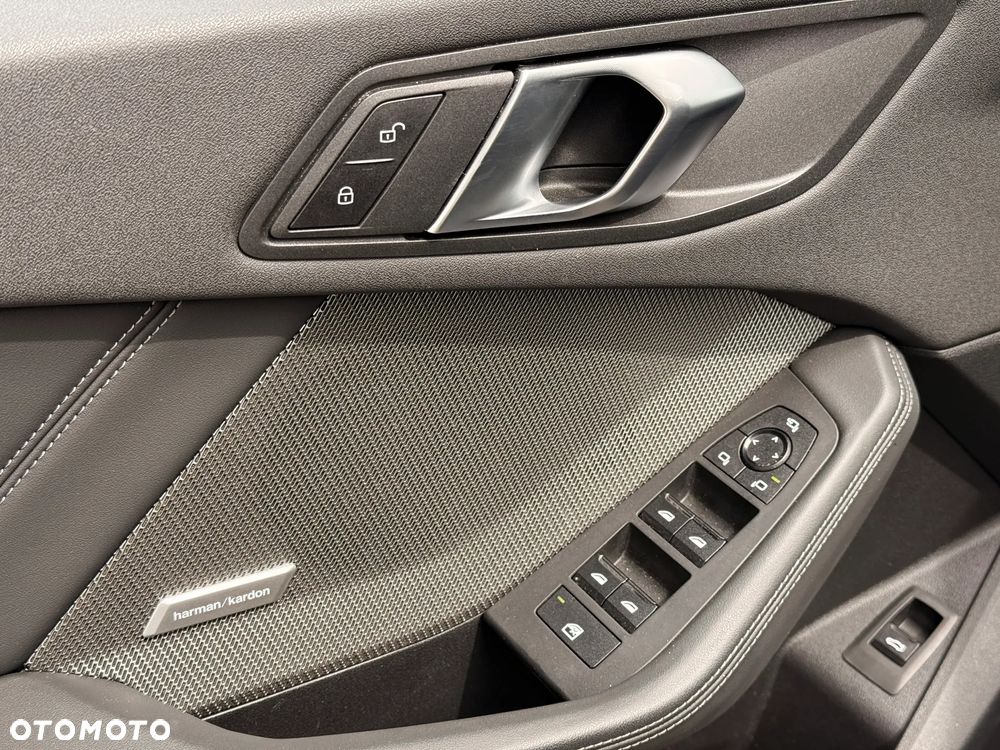 BMW Seria 1 118i - 25