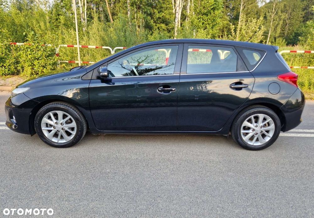 Toyota Auris 1.6 Executive - 4