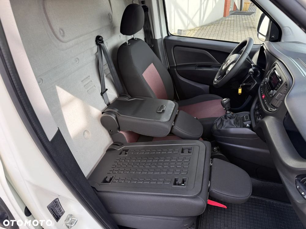 Fiat Doblo Furgon 3 Osobowy - 17