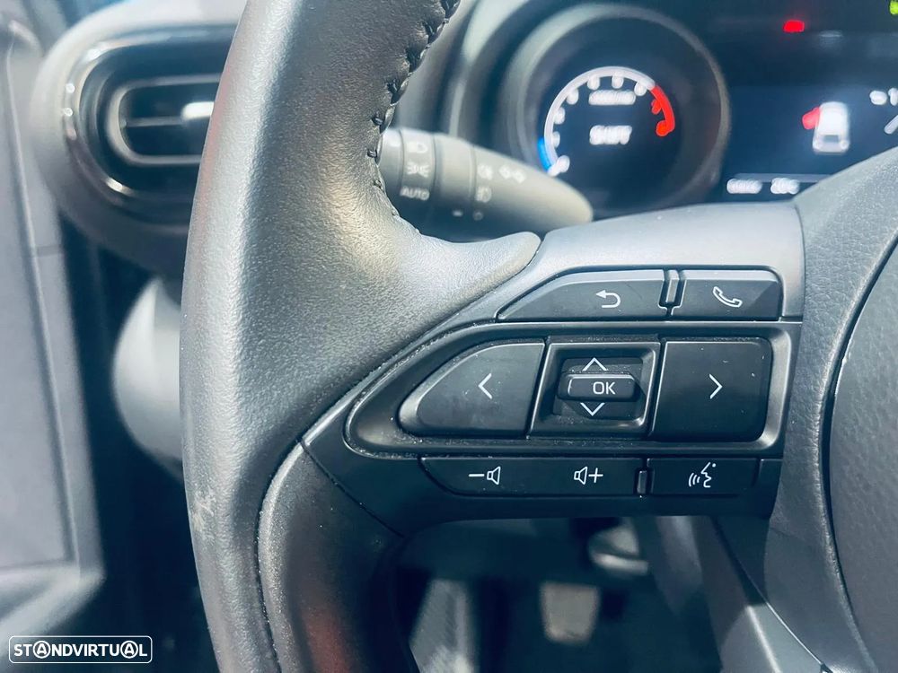 Toyota Yaris 1.0 VVT-i Comfort Plus - 39