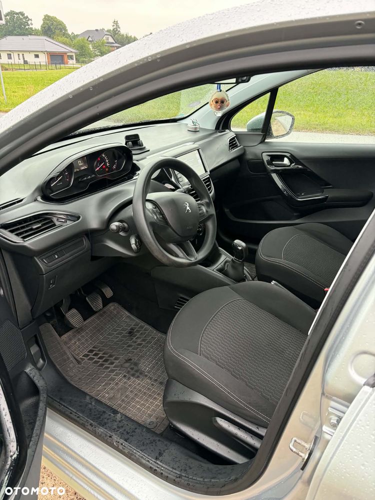 Peugeot 208 PureTech 82 Allure - 10