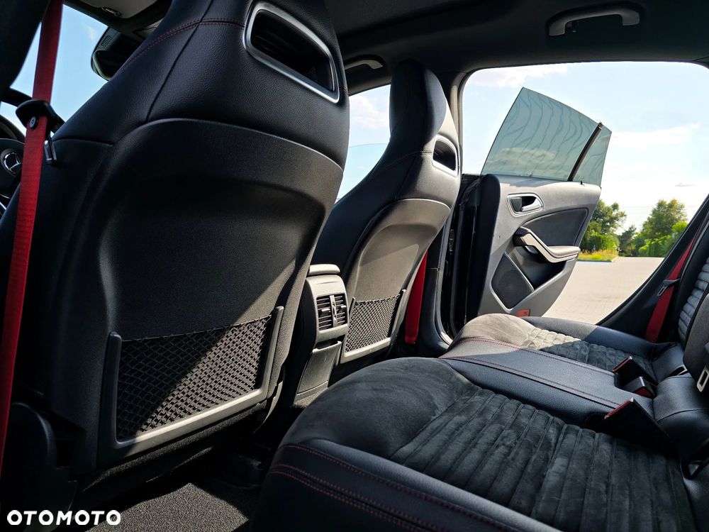 Mercedes-Benz CLA AMG 45 4Matic 7G-DCT - 21