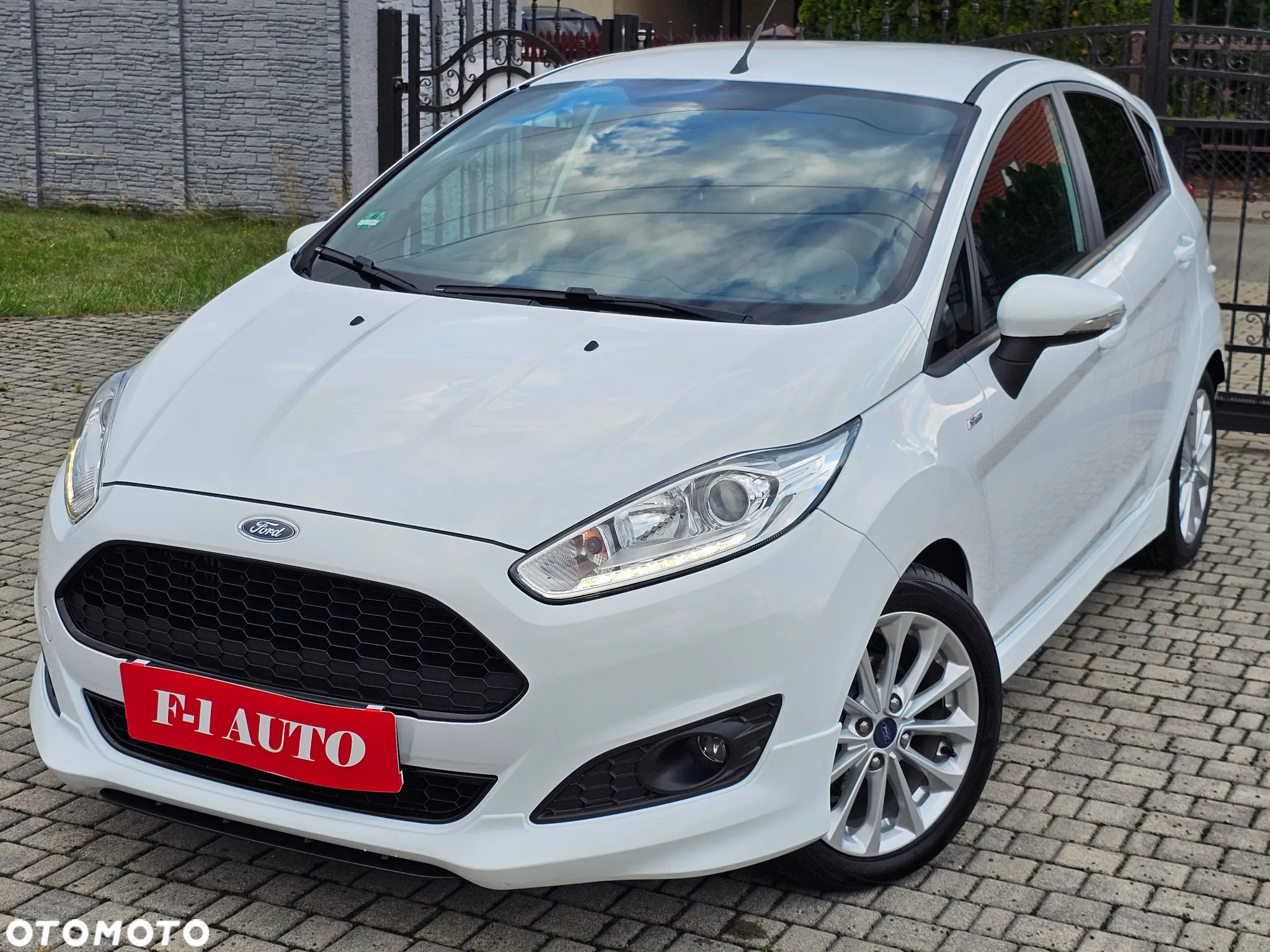 Ford Fiesta 1.0 EcoBoost S&S ST-LINE X - 2