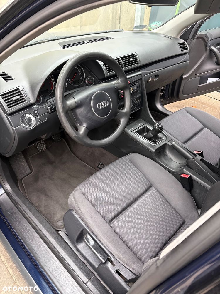 Audi A4 Limousine 1.6 - 8