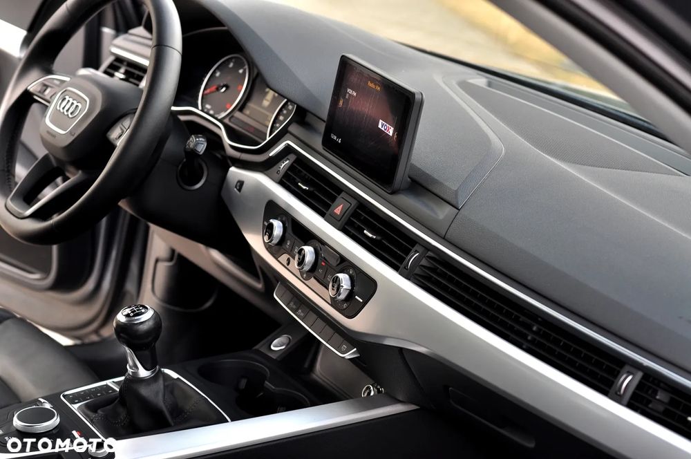 Audi A4 Avant 2.0 TDI Design - 25