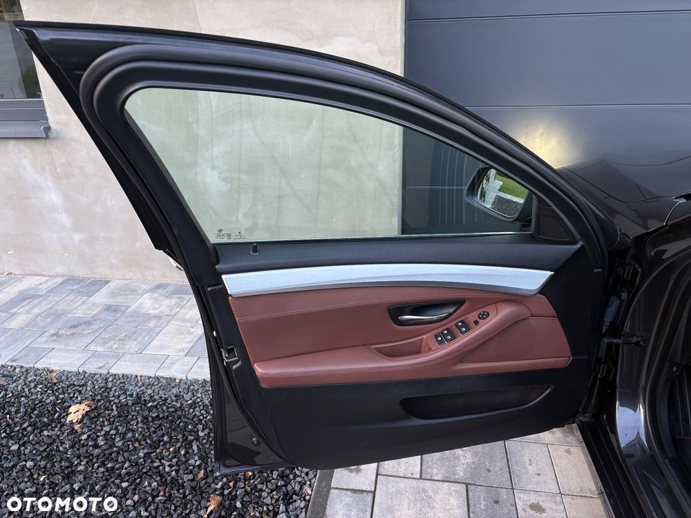 BMW Seria 5 520d xDrive Luxury Line - 26