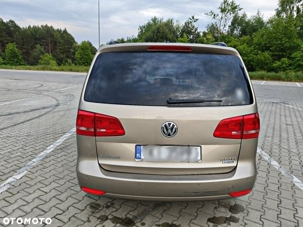 Volkswagen Touran - 26