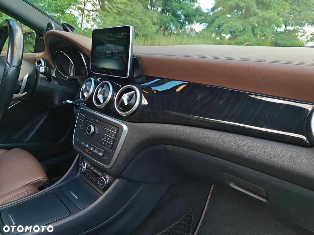 Mercedes-Benz CLA 220 d 7G-DCT AMG Line - 13