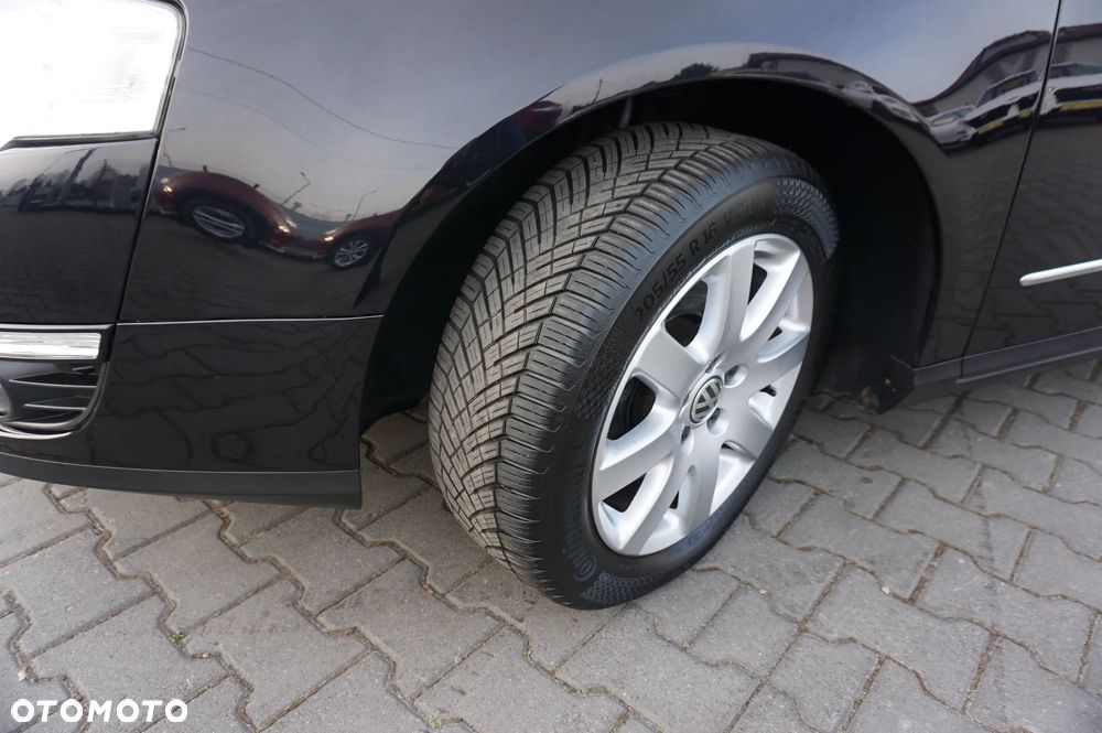 Volkswagen Passat 1.6 Comfortline Family - 39