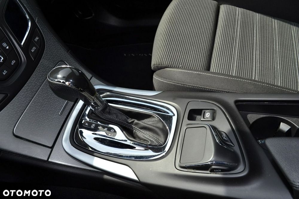 Opel Insignia 2.0 CDTI automatik Business Edition - 16