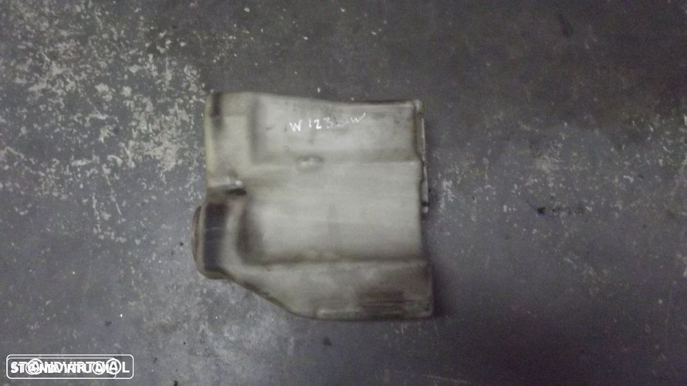 Mercedes W123 300D carrinha depósito da água - 1