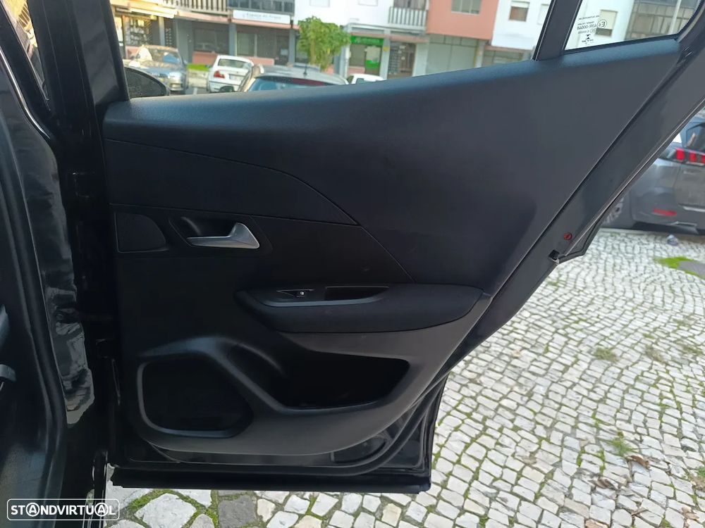 Peugeot 2008 1.2 PureTech Active - 33