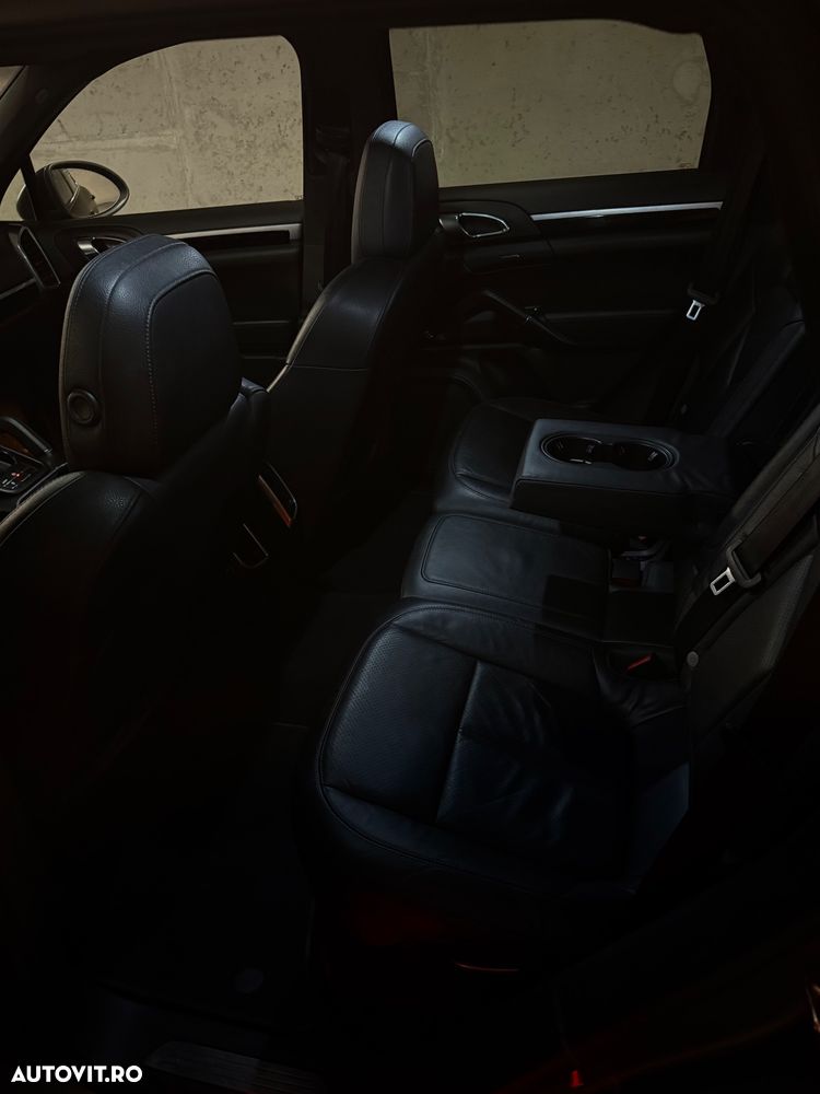 Porsche Cayenne - 8