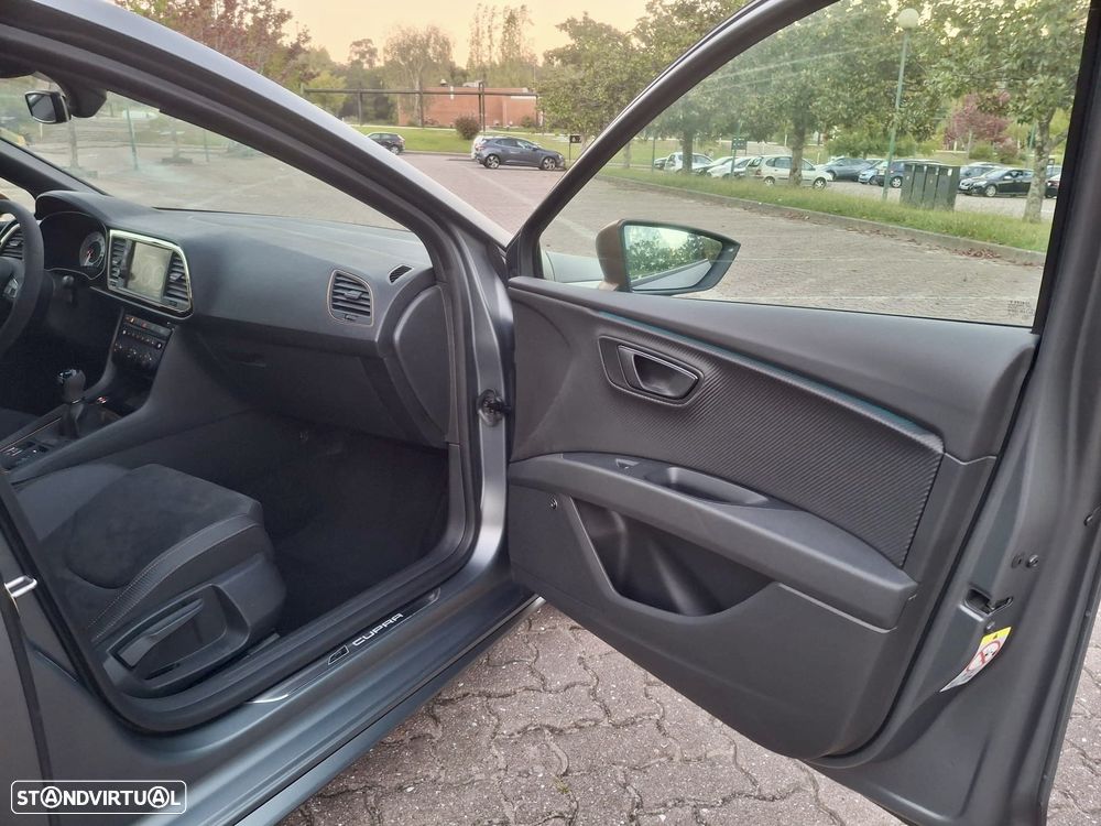 SEAT Leon 2.0 TSI S&S Cupra R - 29