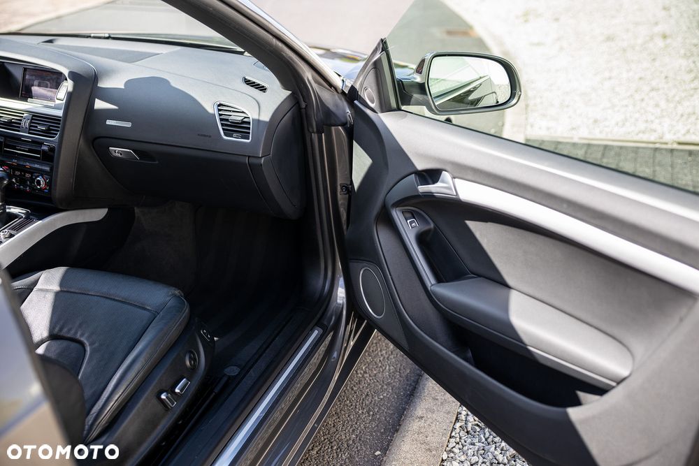 Audi A5 Cabrio 2.0 TDI DPF (clean diesel) multitronic - 27