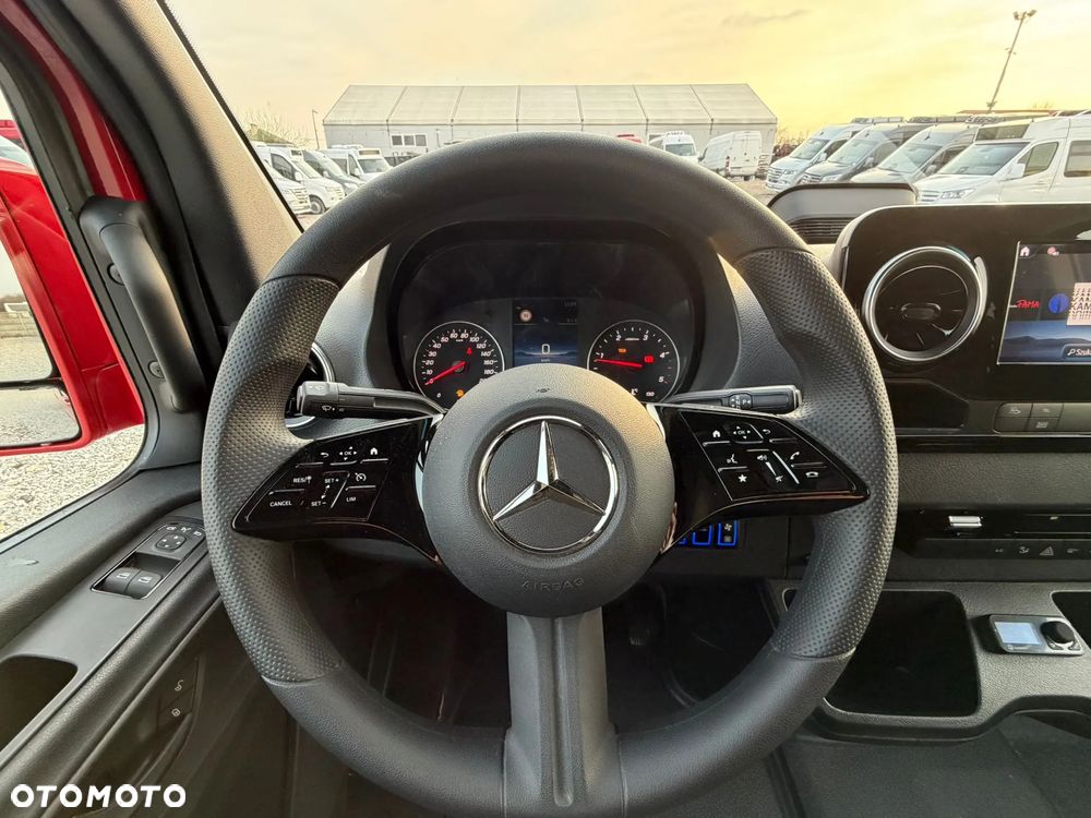 Mercedes-Benz Sprinter 519 - 22