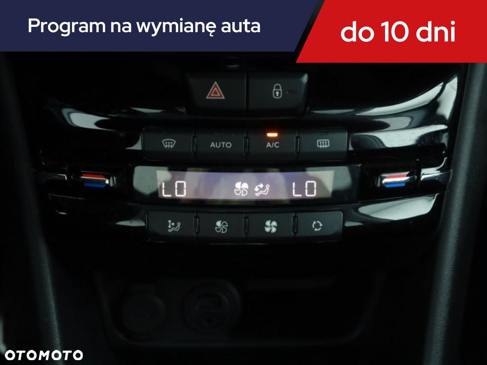 Peugeot 208 - 14