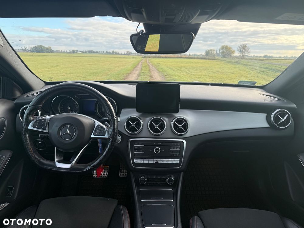 Mercedes-Benz GLA 220 4-Matic - 13