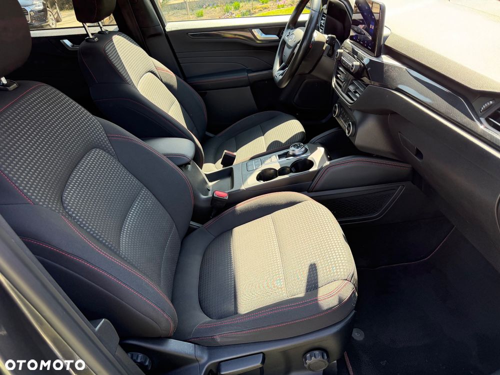 Ford Kuga 2.5 Duratec PHEV ST-LINE X - 33