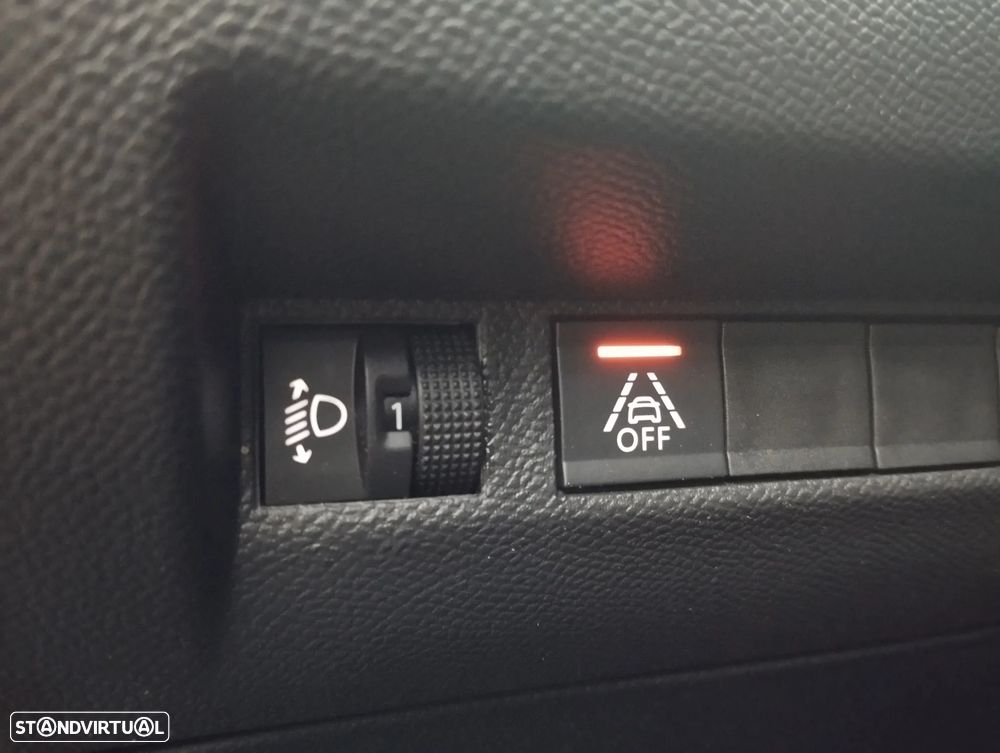 Peugeot 2008 1.2 PureTech Active Pack - 17